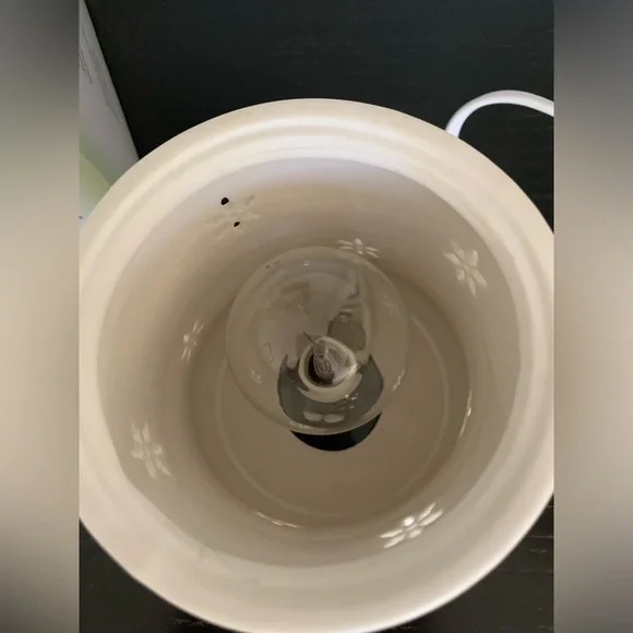 Scentsy Full Size Christmas Warmer Blizzard - Picture 7 of 10